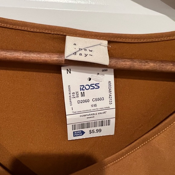 Brown tshirt - Picture 2 of 2